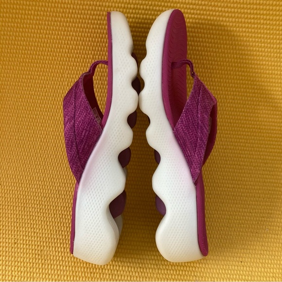Skechers Go Walk Massage Fit Sandals Fuchsia size 8 - Picture 5 of 7